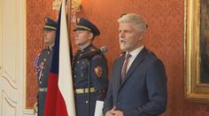Pavel má za sebou první den v úřadu. Ihned se pustil do práce