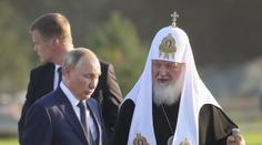 Putin slaví 70 let. Kvůli krvi na rukou mu přejí jen patriarcha a pár diktátorů