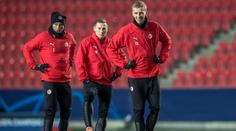 Trénink Slavie obohatilo hvězdné duo z West Hamu, dorazila i legenda