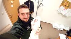 Mezi bezdomovci leželo miminko bez rodičů! Život mu zachránil policista