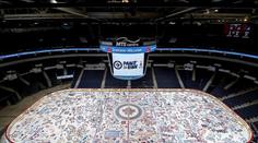 Fixy, barvy, fanoušci! Aréna NHL má po sezoně led plný vzkazů