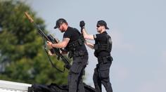 Muž pálil z budovy, kterou měla zajistit místní policie, tvrdí šéfka tajné služby