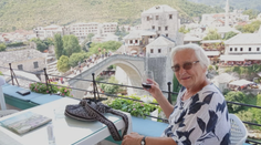 Čeští senioři jsou stále aktivnější. Firmy podle nich upravují nabídky služeb