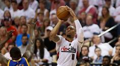 Hvězdy Warriors na kolenou! Zastínil je famózní výkon Lillarda