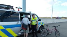 Seniora (92) překvapila dálnice. Proháněl se po ní na elektrokole