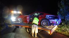 Kickboxeři se předváděli ve Ferrari, úplně ho sešrotovali! VIDEO