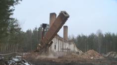VIDEO: V Ralsku začala demolice bývalé armádní kotelny