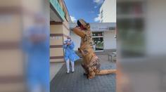 I Česko má svého T-Rexe, který rozdává enegrii