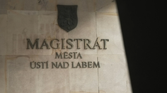 Dostal odměnu, povinnosti ale neplnil. Ústecký tajemník skončil před soudem