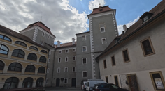 Muzeum podvodníci připravili o 11 milionů. Vydávali se za policistu i bankéře