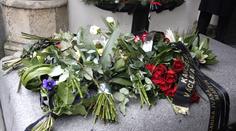 Dušičky a hroby slavných. Z Havlova hrobu bylo málem poutní místo
