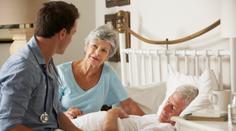 Chcete umírat doma? Pojišťovna vám zřejmě proplatí náklady