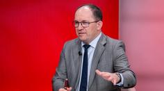 Výborný: Plakát "chirurga" z Afriky je xenofobie, fotka Roma na dávkách ale ne