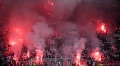 Zákaz pyrotechniky na stadionech. Mastné pokuty by postihly i dealery drog