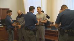 Seniora přepadli a uškrtili. Kvůli starožitným hodinám za pět tisíc