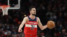 Washington dostal výprask v Bostonu, nepomohly ani body Satoranského