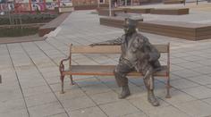 Kuriózní krádež v Kralupech. Někdo odnesl součást sochy vojáka Švejka