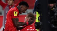 Další fotbalové hvězdě hrozí vězení, na oslavě měla bodnout svého bratrance