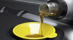 Kdy, čím a jak často měnit motorový olej? Rady experta