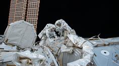 Astronauti opustili bezpečí ISS, museli dokončit kritické opravy!