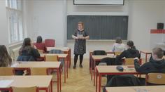Frustrace, nezájem učitelů a málo podpory z domova. Čeští žáci se ve škole necítí dobře