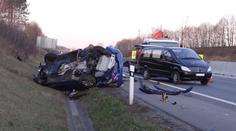 Auto najednou vybočilo z dálnice, drsnou nehodu řidič (†31) nepřežil