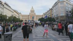 Demonstrace a průvod Prahou. Milion chvilek chce konec Benešové