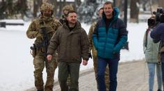 Bear Grylls se setkal se Zelenským. Ochranka si myslela, že ho chce otrávit
