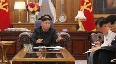 Kim Čong-un viditelně zhubnul. Spekuluje se o jeho zdravotním stavu