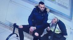 Policie už ví, kdo brutálně zkopal muže na zastávce kvůli roušce