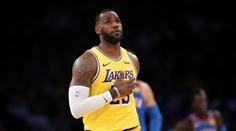 Golden State prolomili trápení, LeBron řádil proti Oklahomě