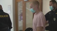 Zhrzený milenec měl měsíc sledovat bývalou partnerku. Nakonec ji přejel