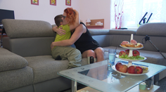 Monika s těžkou nemocí pečuje o sedmiletého syna, pomáhají jim Dobří andělé