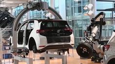 Volkswagen oznámil zásadní změny. Oseká nabídku a chystá masivní propouštění