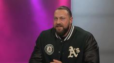 Chlap jako hora Jakub Enžl klame tělem. Promluvil o přítelkyni i svých básních