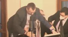 Bitka v české Sněmovně plní zahraniční média! Politici jsou v šoku