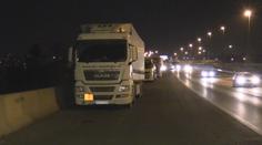 Kamiony v okolí D1 parkují, kde se dá. Policisté rozdali desítky pokut