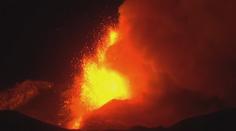 VIDEO: Etna se probudila k životu! Chrlila lávu až sto metrů vysoko
