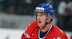 Červenka boj o NHL vzdal. Radši jde za Růžičkou do Chomutova