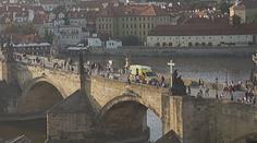 Potíže na Karlově mostě v Praze. Musela tam zasahovat záchranka