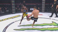 Šílené zranění MMA zápasníka. Po tvrdém kopu si zlomil nohu