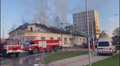 Před požárem ubytovny utíkalo přes 20 lidí. Nikomu se nakonec nic nestalo