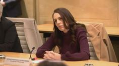Novozélandská premiérka Jacinda Ardernová oznámila, že příští měsíc podá demisi