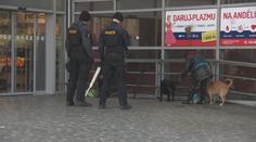 Drogy a alkohol. Situace v Praze kolem Anděla se zhoršuje, úřady marně hledají řešení