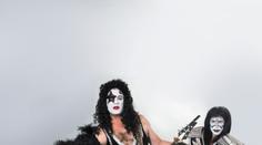 TVÁŘ: Etzler se změní v rockera z kapely Kiss. Co nezvládá?