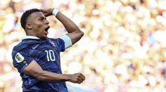 Francie zvládla těžkou misi v rozpálené Filadelfii. Přetlačila agresivní Paraguay