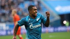 Recept, jak předat cenu v době koronaviru! Fotbalistovi ji přivezl dron