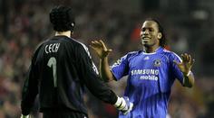 Vítej zpátky, dobrý kamaráde! Drogba se vrací do Chelsea