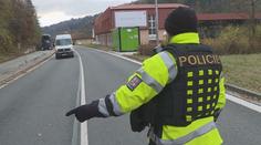 Hraniční kontroly budou pokračovat. Protahuje je příliv migrantů