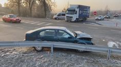 Teploty přes den šplhají a v noci stále mrzne, doplácí na to především řidiči